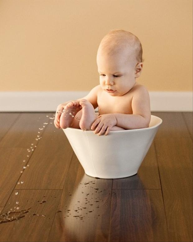 baby boy peeing, funny pictures