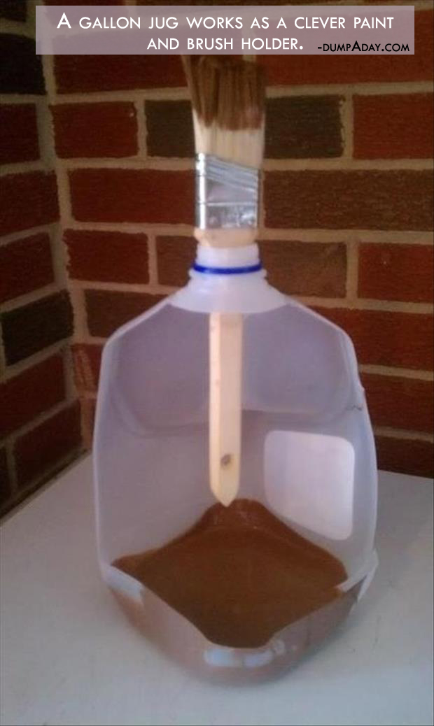Genius Crafty Ideas- A gallon jug becomes a clever paint and brush holder