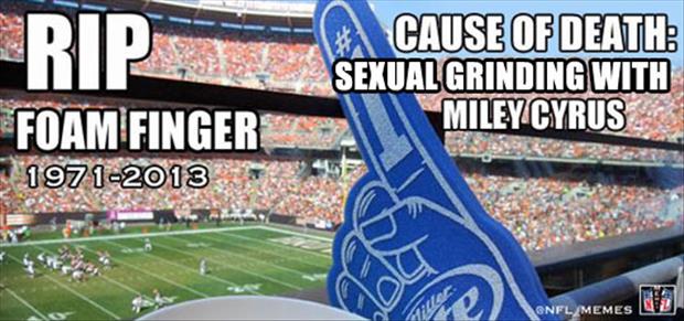 foam finger