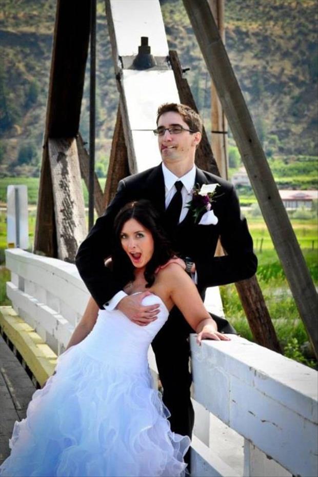 funny wedding pictures boob grab