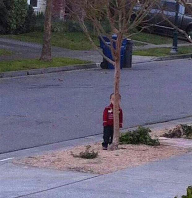 kids playing hide and seek (20)