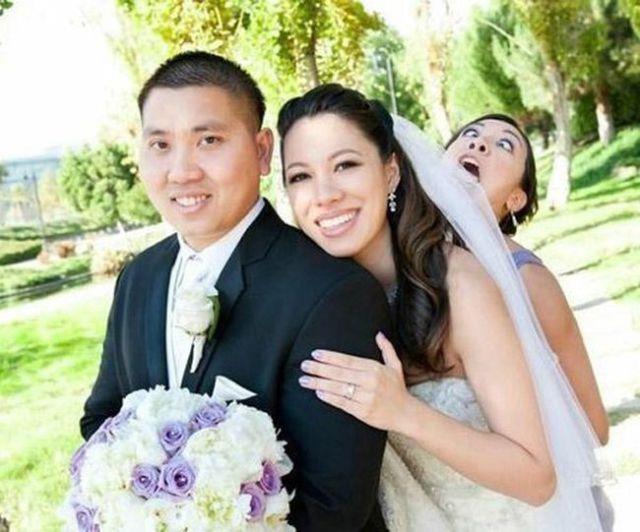 funny wedding photobombs (9)