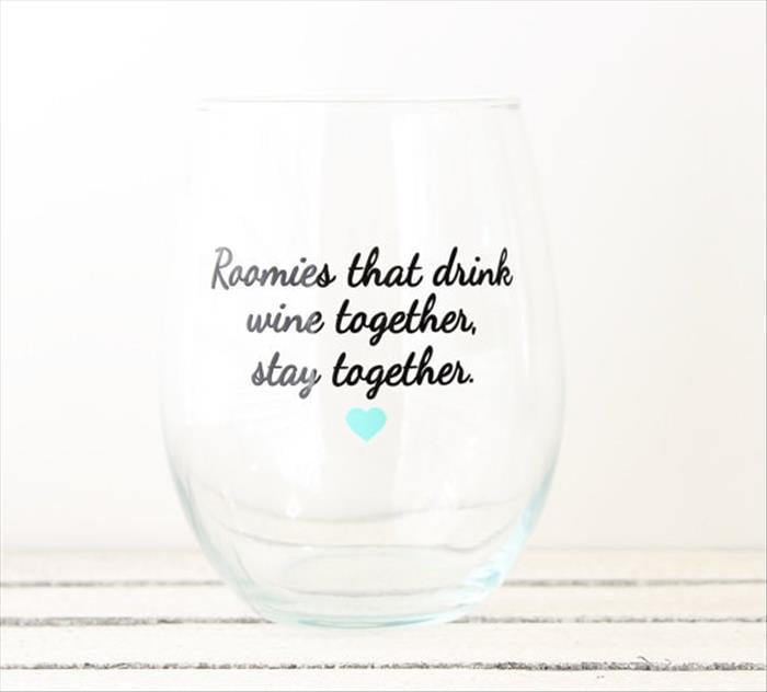 wine glasses (6)