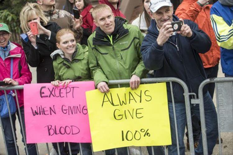 funny-marathon-signs-13